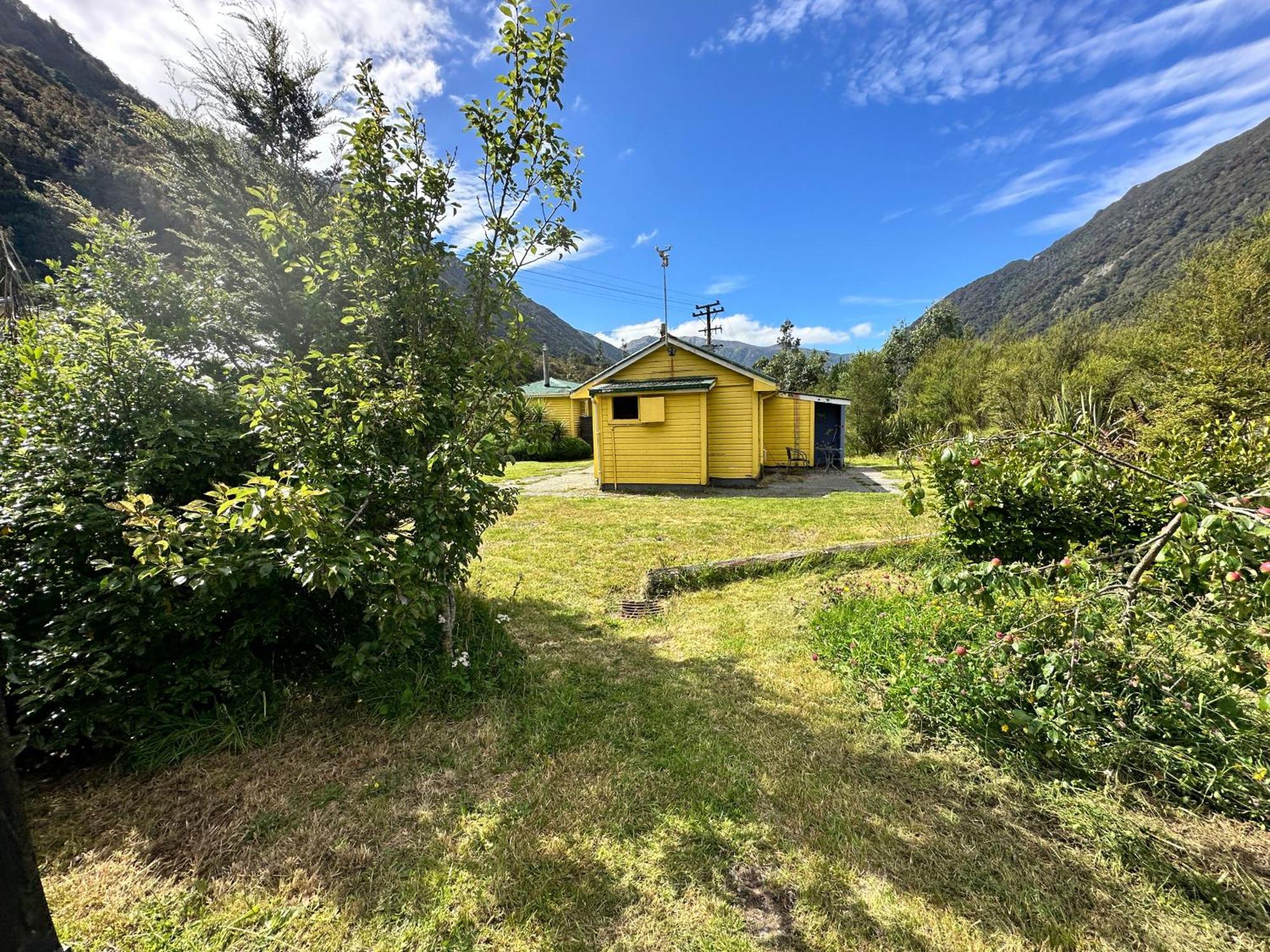 Rustic, Basic Cosy Alpine Hut, In The Middle Of The Mountains Villa Otira Exteriör bild